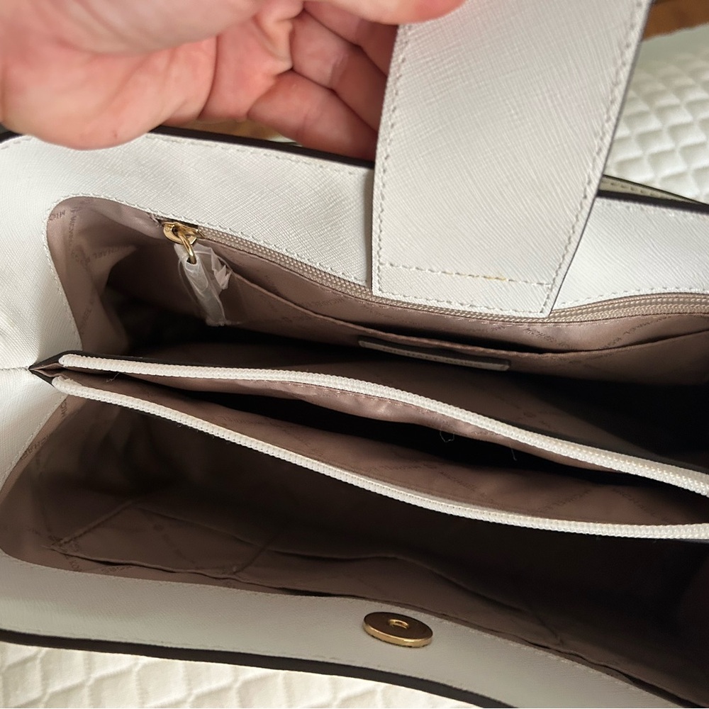 NWOT Michael Kors white shoulder bag